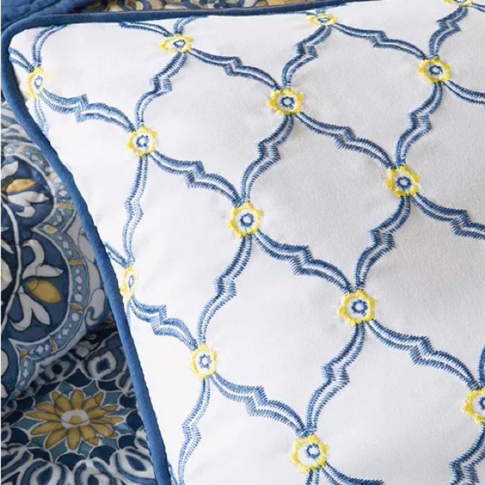 3 Decorative Pillows - Picture 3 of 7